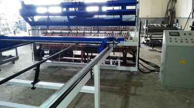 PLC Control Fence Mesh Welding Machine , Automatic Steel Wire Mesh Machine