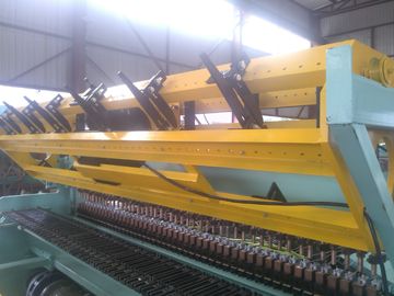 Mesh Width 2.5m Wire Mesh Roll Welding Machine For Pavement / Bridge Mesh